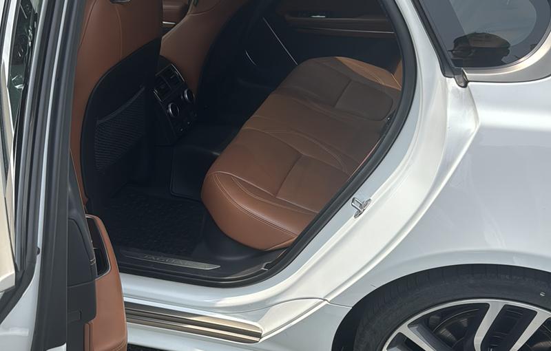 Jaguar XF L, 2023 — фото 11 из 12