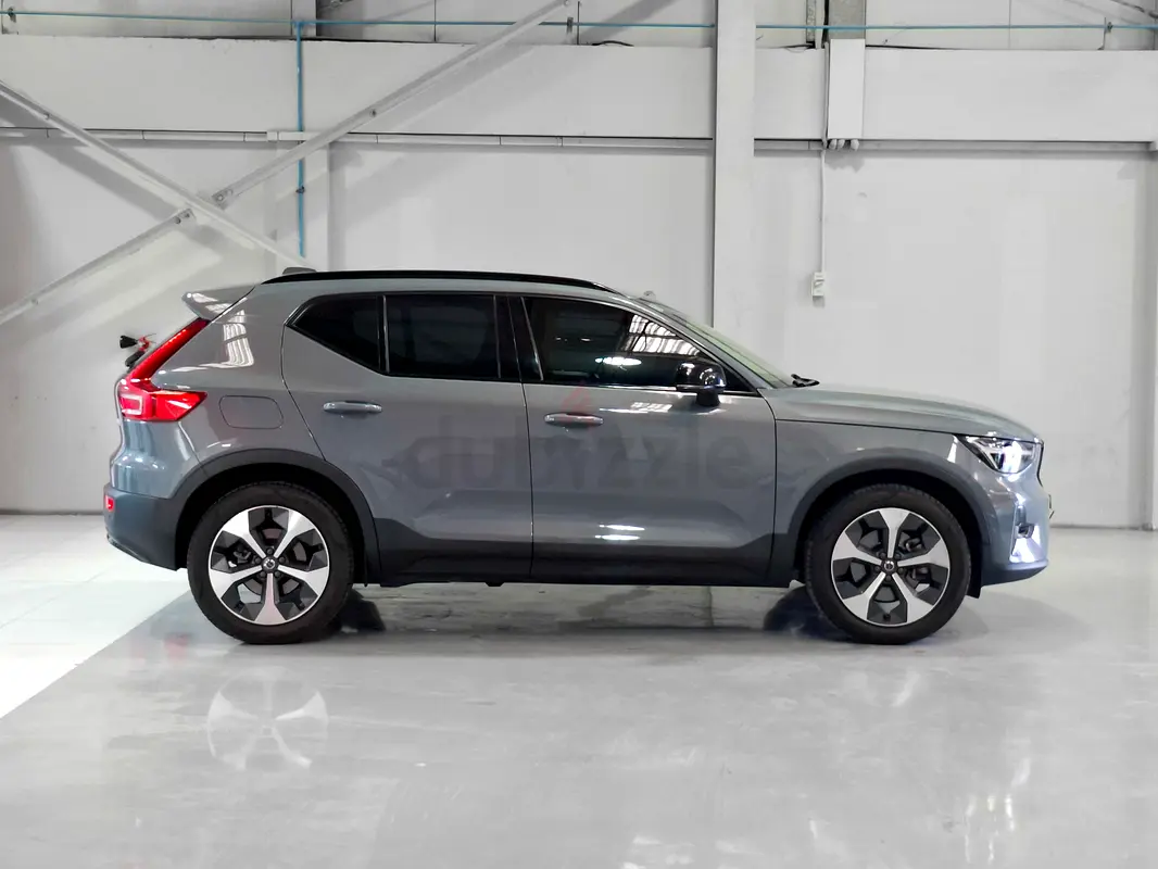 Volvo XC40, 2023 — фото 4 из 10
