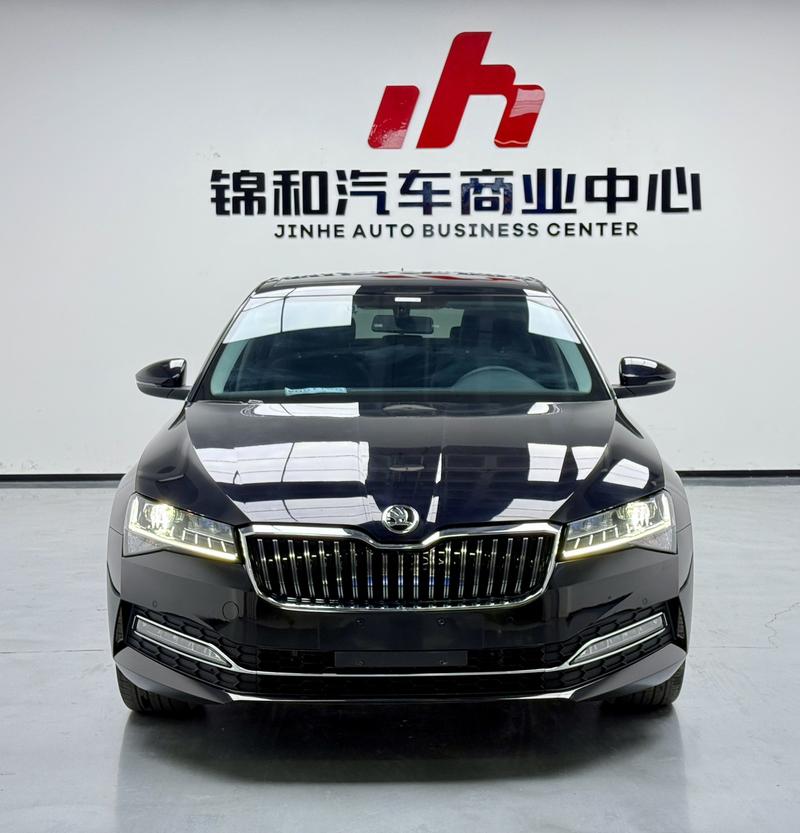 Skoda Superb, 2023 — фото 2 из 12