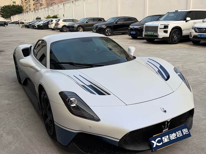 Maserati MC20, 2023 — фото 5 из 9