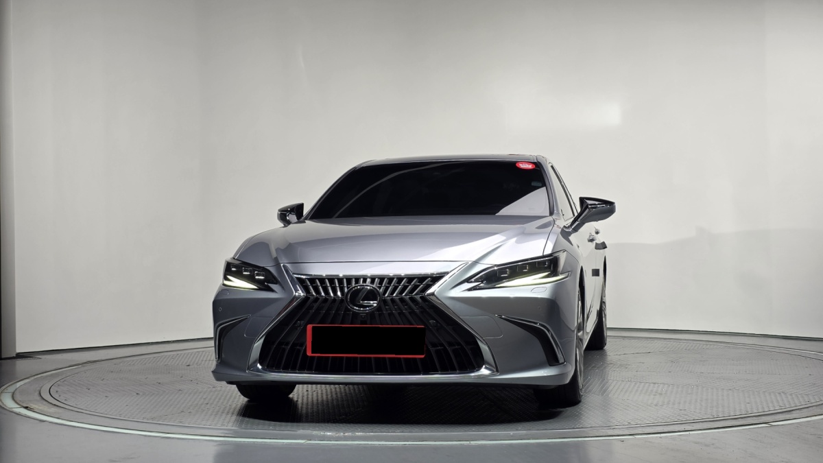 Lexus ES, 2023 — фото 3 из 12