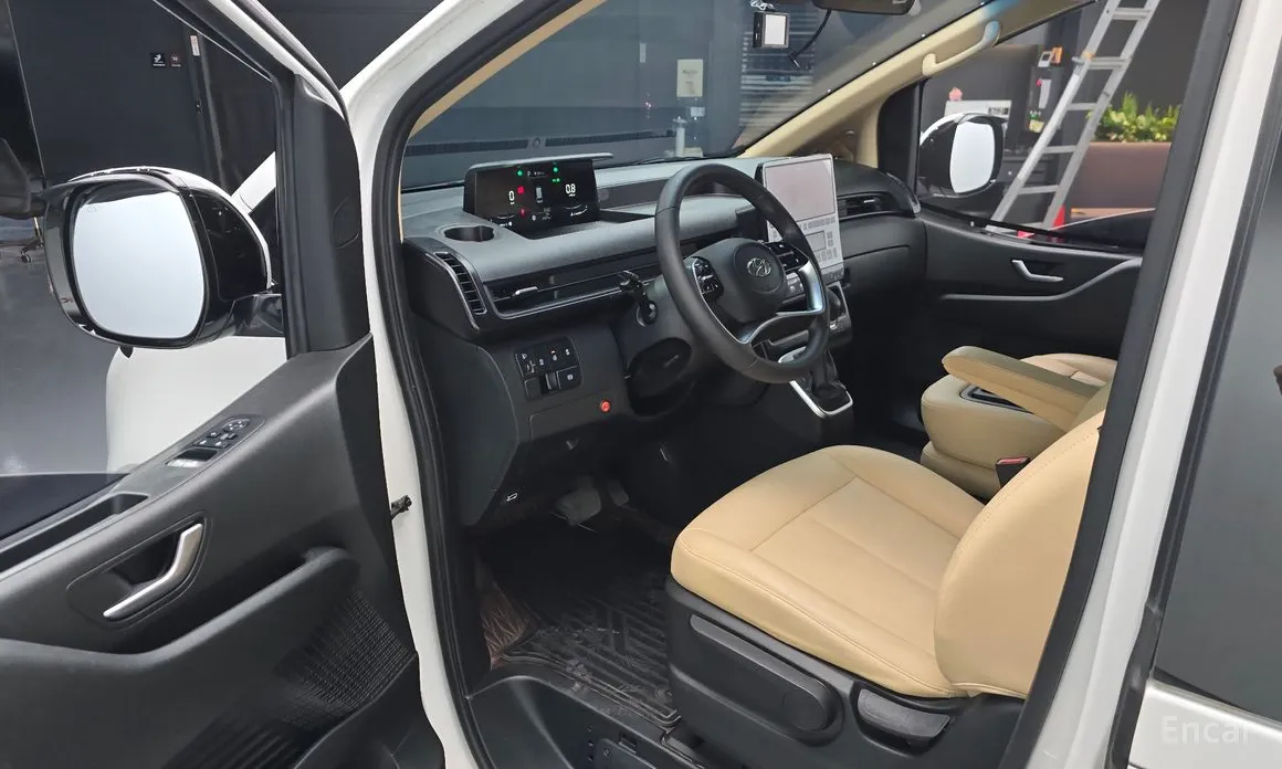 Hyundai Staria, 2022 — фото 10 из 12