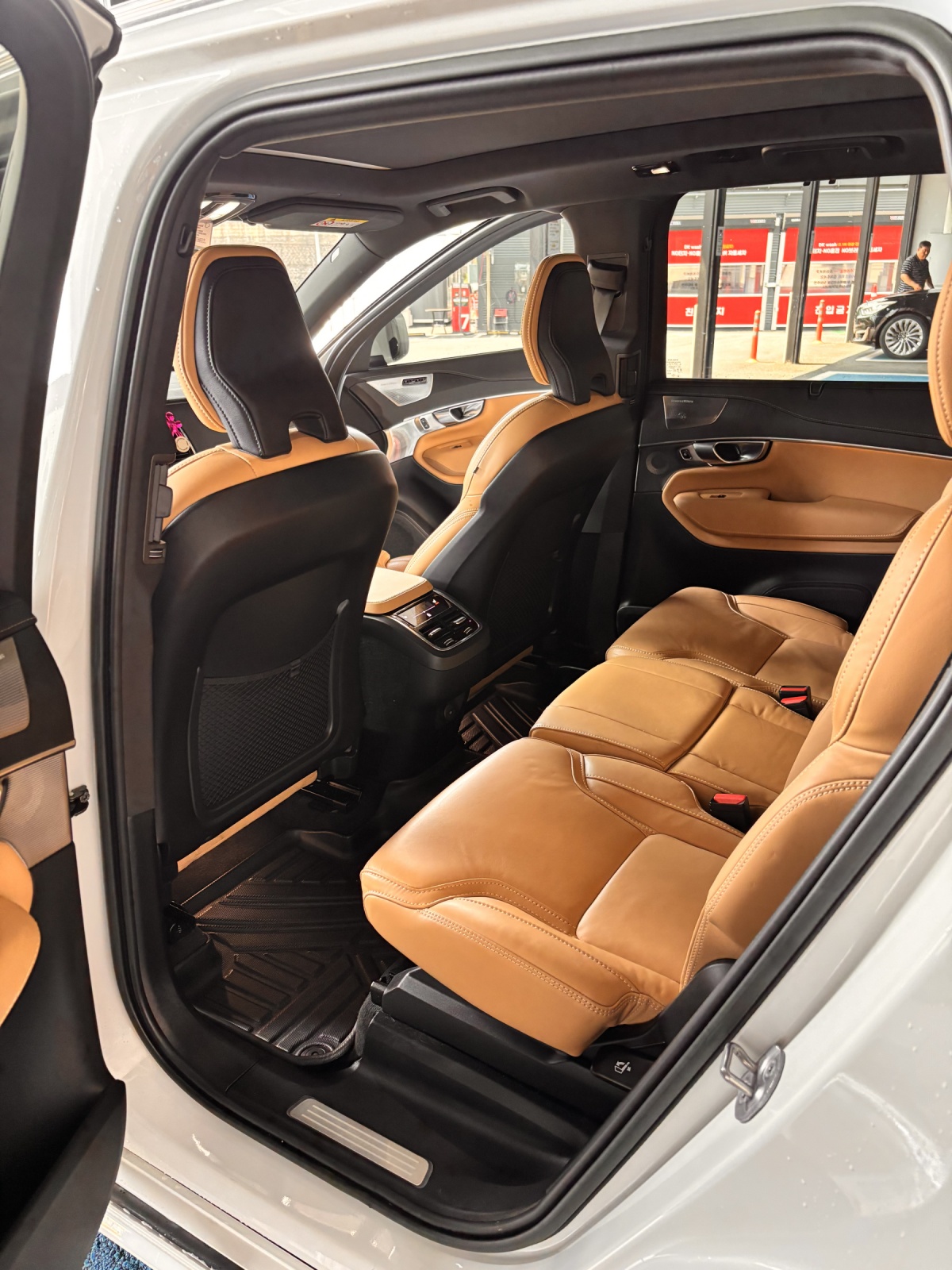 Volvo XC90, 2023 — фото 9 из 12