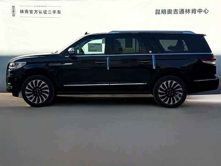 Lincoln Navigator, 2025 — фото 3 из 9