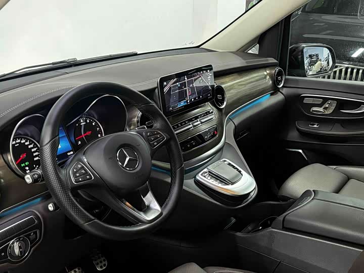 Mercedes-Benz V-Class, 2023 — фото 9 из 9
