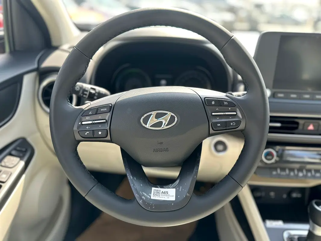Hyundai Kona, 2023 — фото 9 из 10