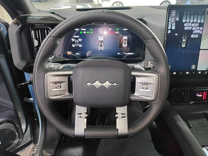 BYD FangChengBao Leopard 8, 2025 — фото 7 из 9