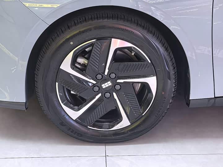 Geely Galaxy L6, 2023 — фото 8 из 9