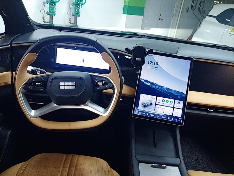 Geely Galaxy L7, 2024 — фото 10 из 12