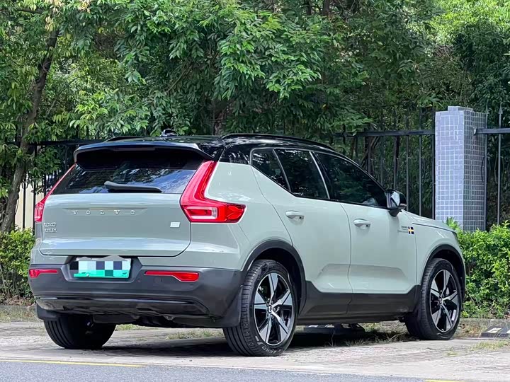 Volvo XC40 EV, 2021 — фото 6 из 9