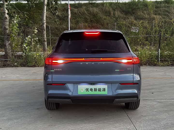 Geely Galaxy E5, 2025 — фото 7 из 9