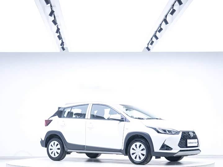 Toyota Yaris L Hatchback, 2022 — фото 2 из 9