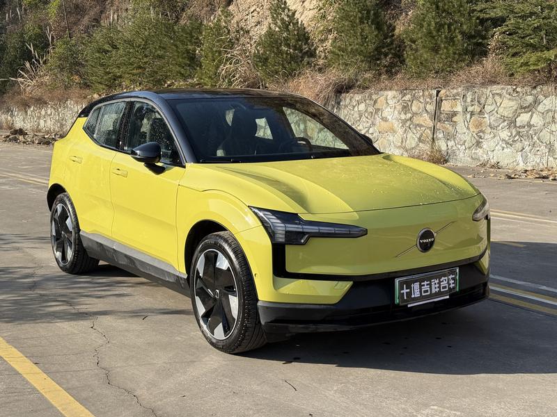 Volvo EX30, 2024 — фото 3 из 10