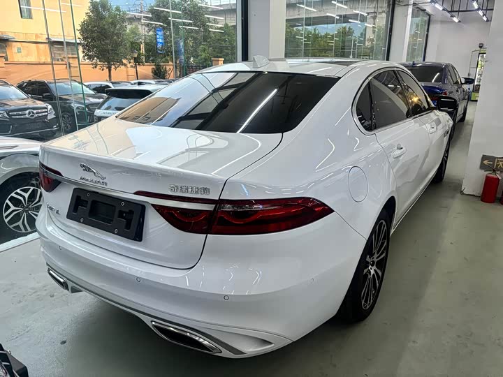 Jaguar XF L, 2023 — фото 6 из 9