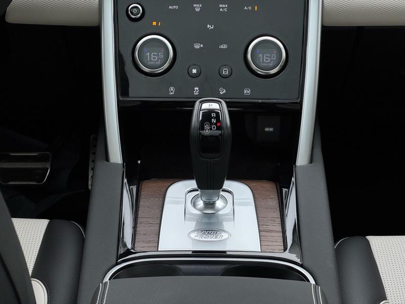 Land Rover Discovery Sport Hybrid, 2022 — фото 9 из 12
