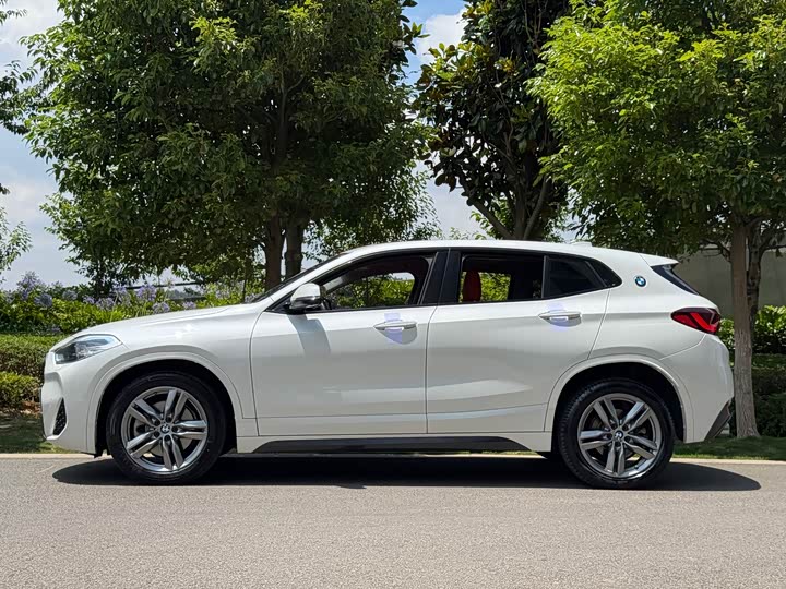 BMW X2, 2022 — фото 8 из 9