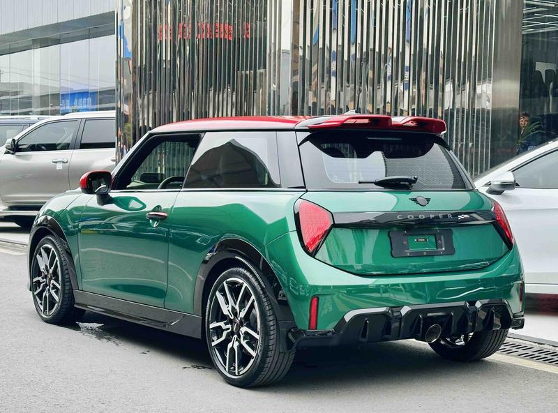 Mini Mini JCW, 2025 — фото 3 из 10