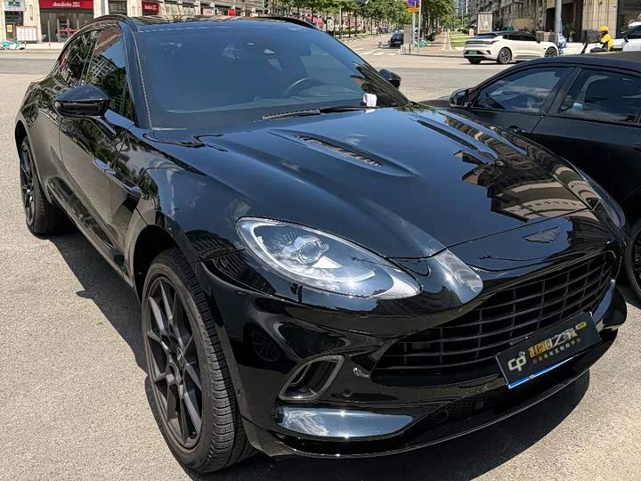 Aston Martin DBX, 2021 — фото 3 из 7