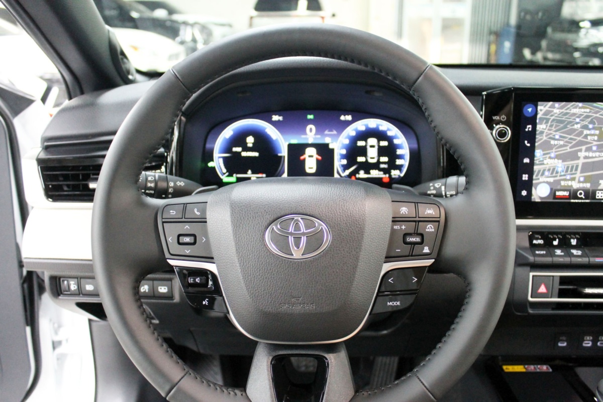 Toyota Camry, 2026 — фото 12 из 12