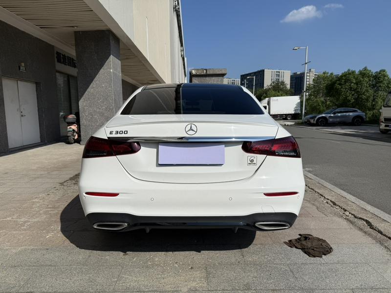 Mercedes-Benz E-Class, 2023 — фото 6 из 12