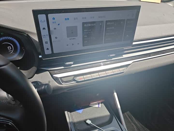 Geely Emgrand, 2023 — фото 6 из 9