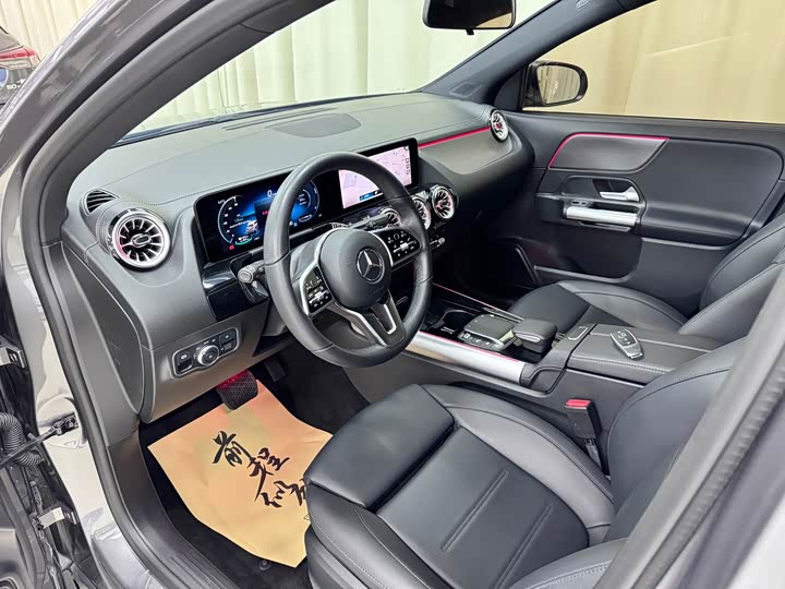 Mercedes-Benz EQA, 2022 — фото 4 из 9