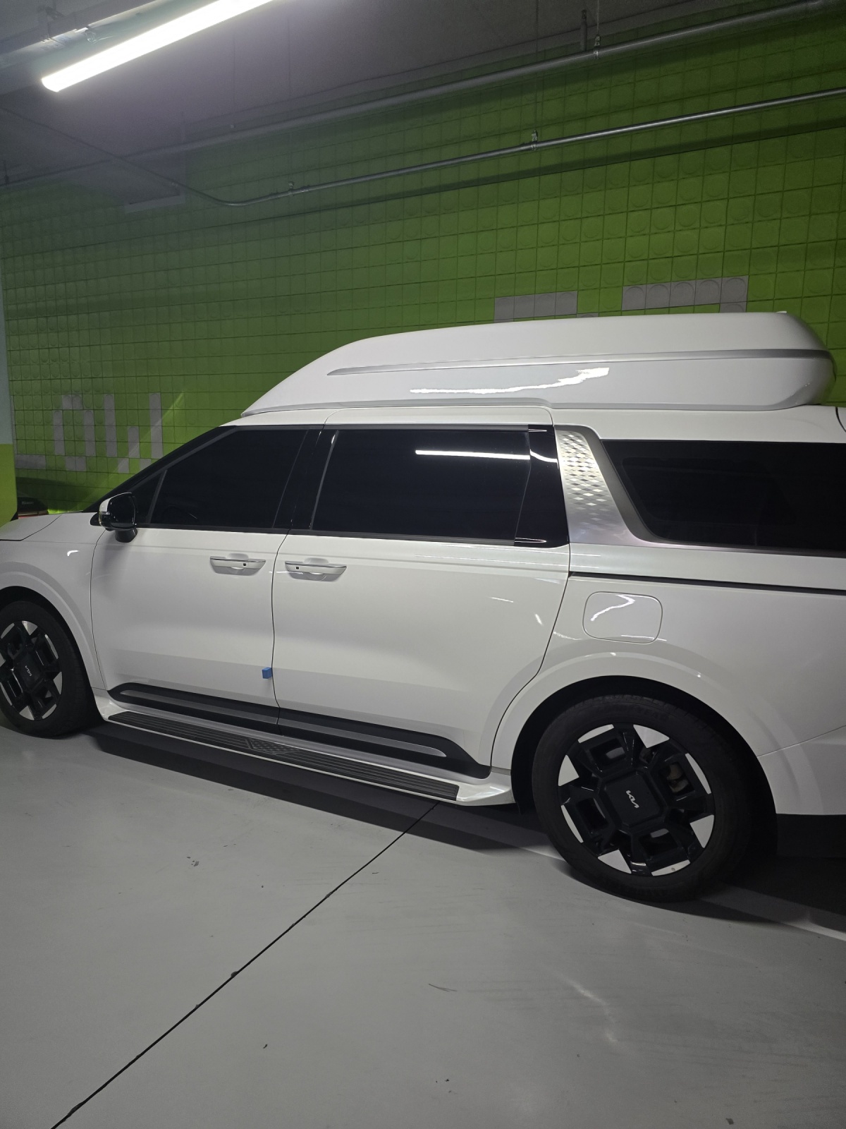 Kia Carnival, 2023 — фото 2 из 12