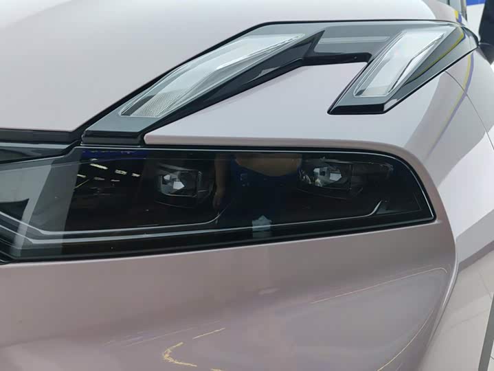 Lynk & Co 06 EM-P Hybrid, 2024 — фото 5 из 9