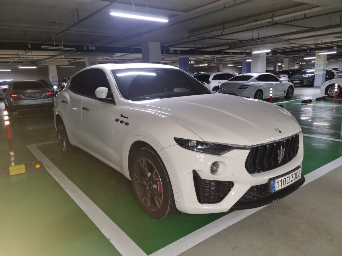 Maserati Levante, 2022 — фото 3 из 4