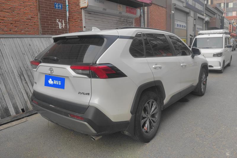 Toyota RAV4, 2023 — фото 3 из 12