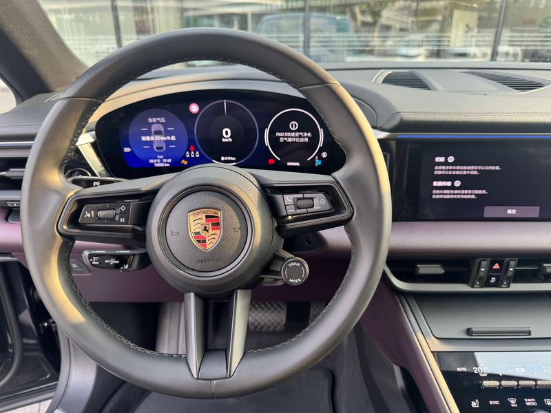Porsche Macan EV, 2024 — фото 9 из 12