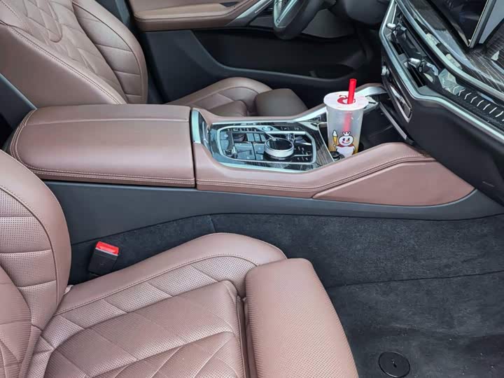BMW X6, 2024 — фото 8 из 9