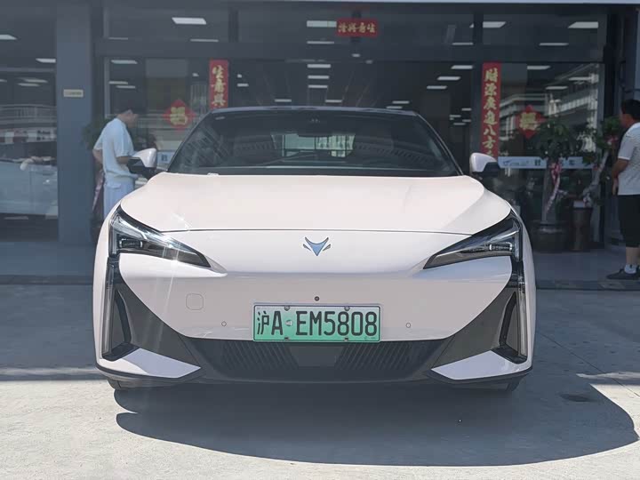 BAIC Arcfox Alpha S5, 2024 — фото 2 из 9