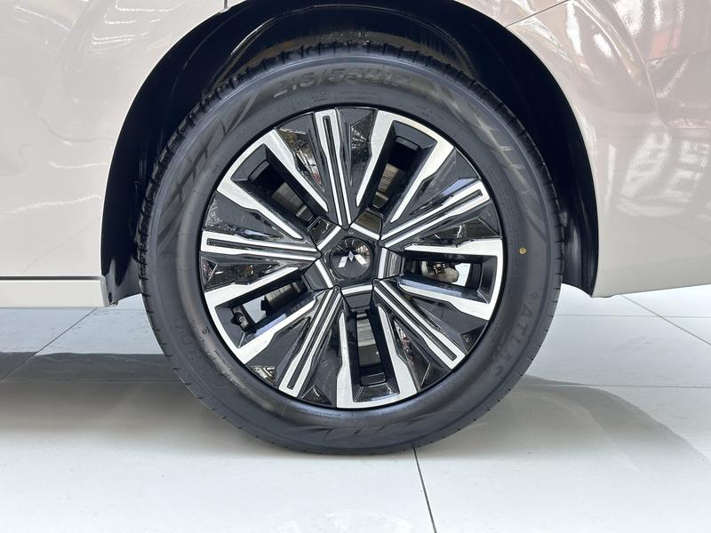 Wuling Starlight 730 Hybrid/EV, 2025 — фото 11 из 12