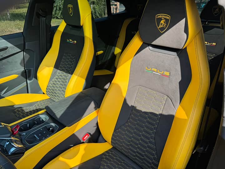 Lamborghini Urus, 2021 — фото 4 из 4