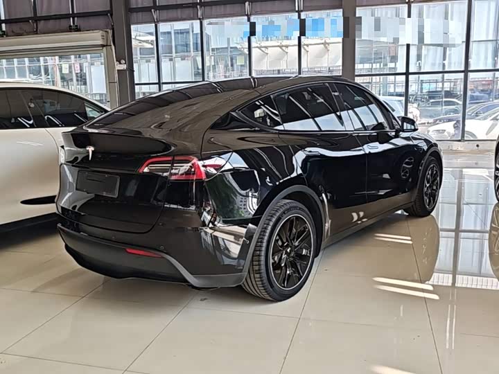 Tesla Model Y, 2022 — фото 7 из 9