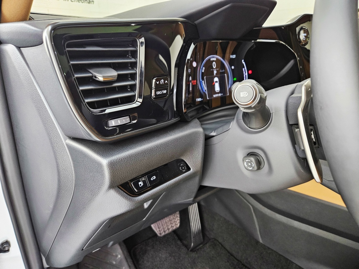 Lexus NX, 2025 — фото 12 из 12