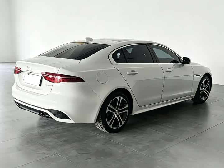 Jaguar XE L, 2023 — фото 6 из 9