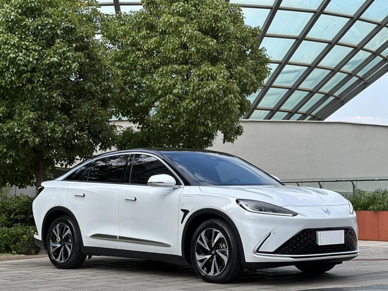 BAIC Arcfox Alpha S, 2022 — фото 3 из 12