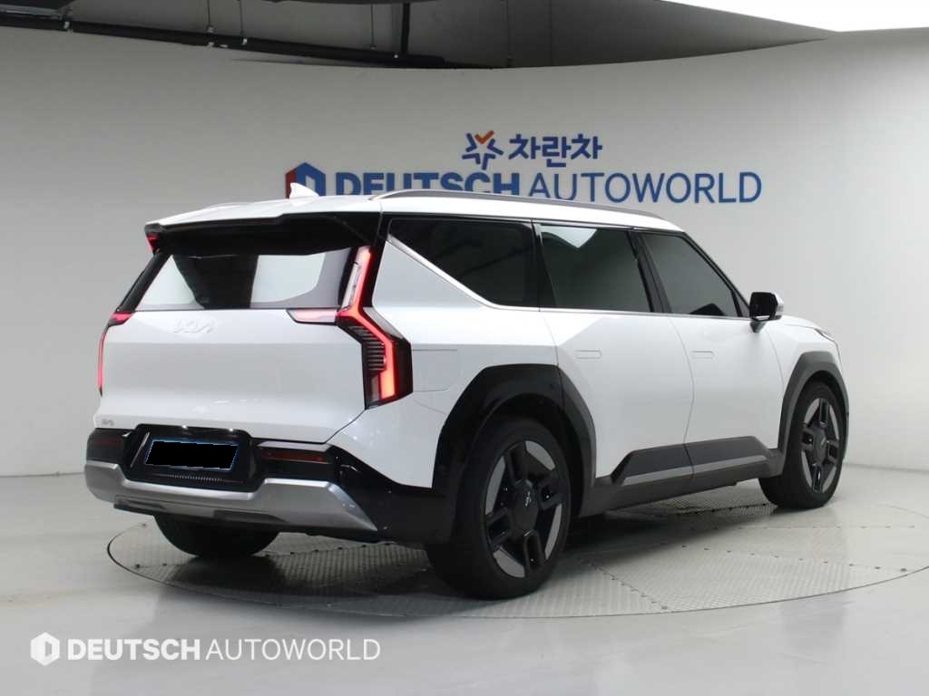Kia EV9, 2023 — фото 2 из 12