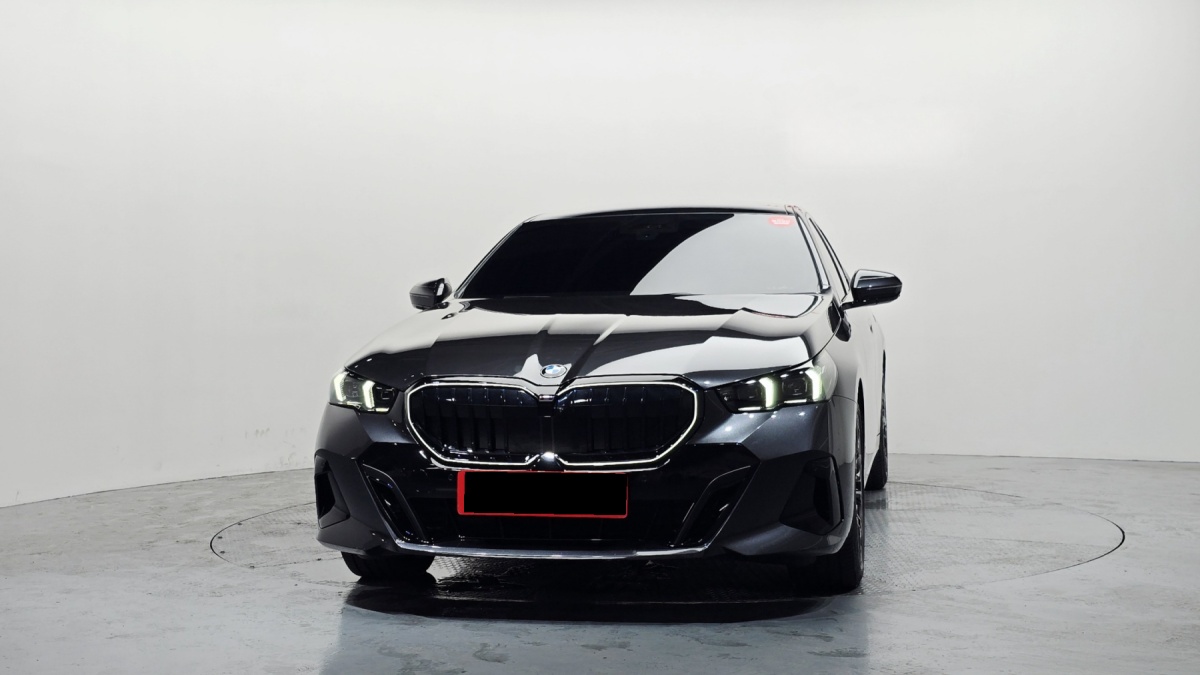 BMW 5 Series, 2025 — фото 3 из 12