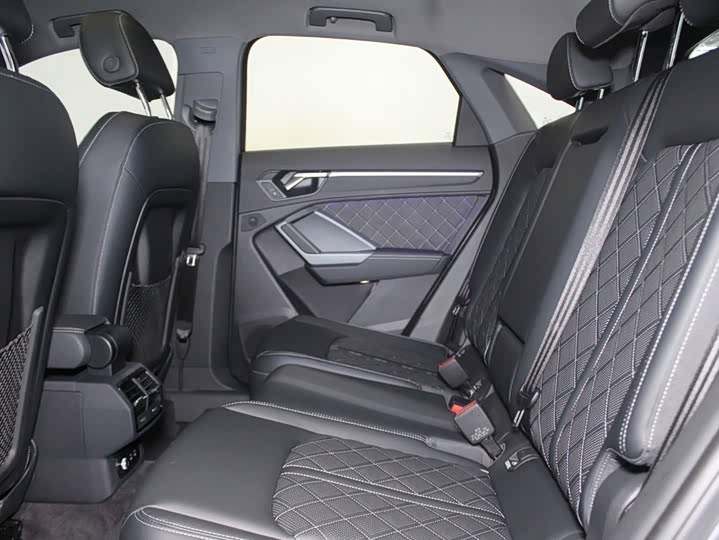 Audi Q3 Sportback, 2025 — фото 8 из 9