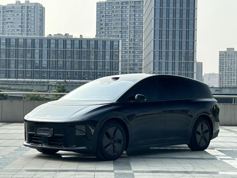 LiXiang i8, 2025 — купить в Иванове под ключ