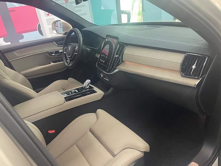 Volvo XC90, 2025 — фото 9 из 9