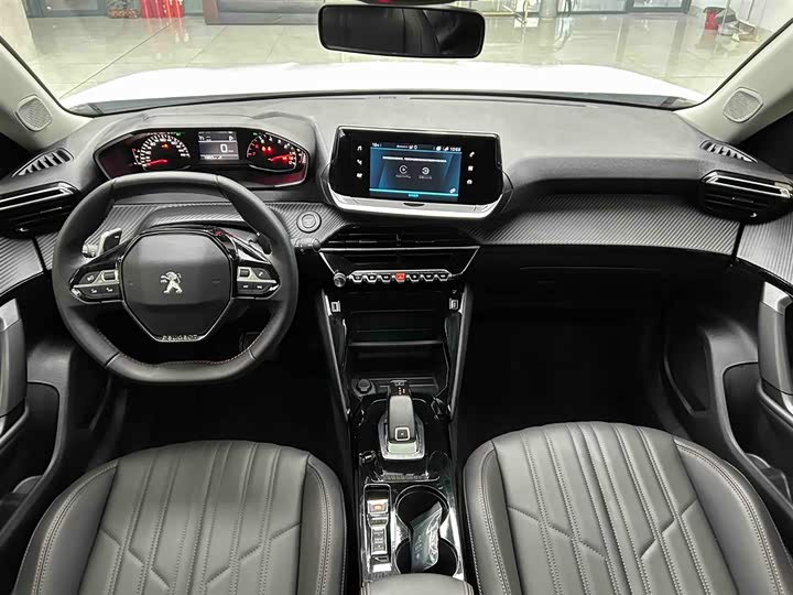 Peugeot 2008, 2024 — фото 2 из 9