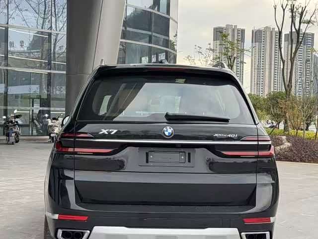 BMW X7, 2025 — фото 8 из 9