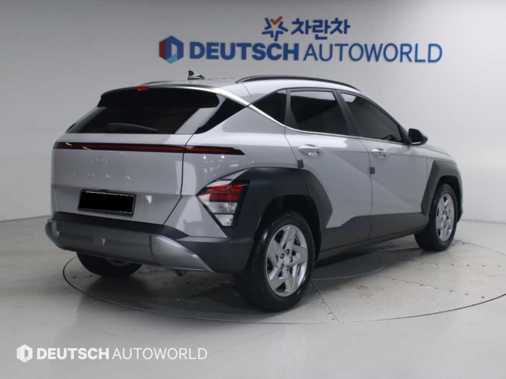 Hyundai Kona, 2023 — фото 2 из 12