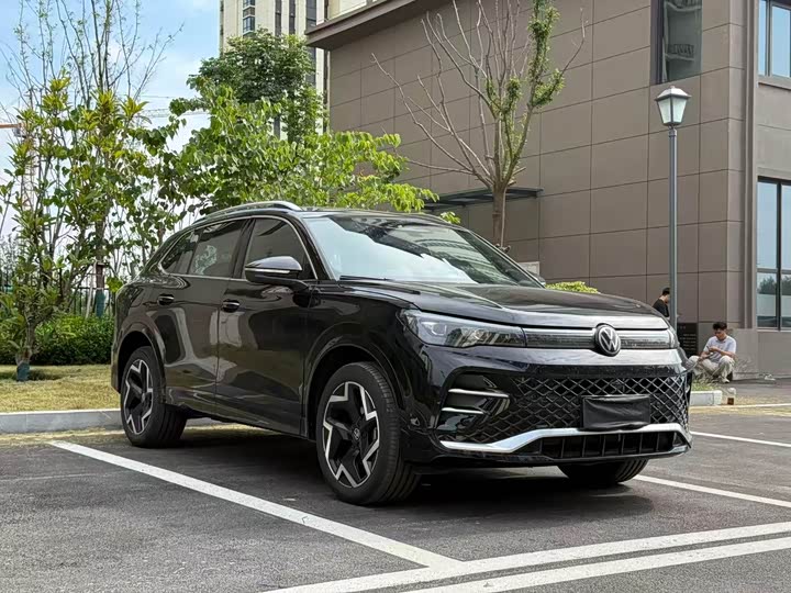 Volkswagen Tiguan L Pro, 2025 — фото 3 из 9
