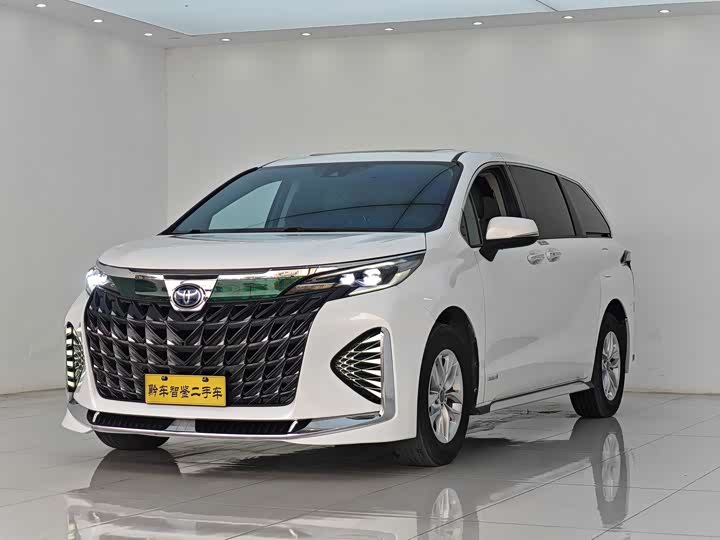 Toyota Granvia, 2023 — купить в Саратове под ключ