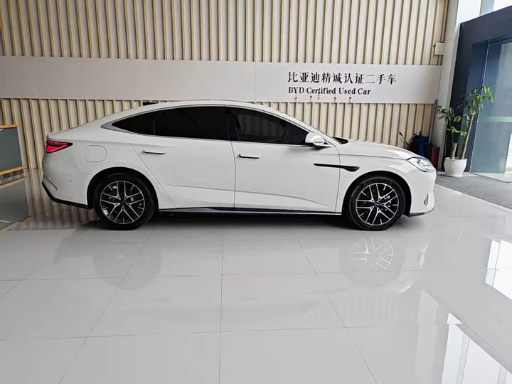 BYD Seal 07 DM-i Hybrid, 2024 — фото 8 из 9